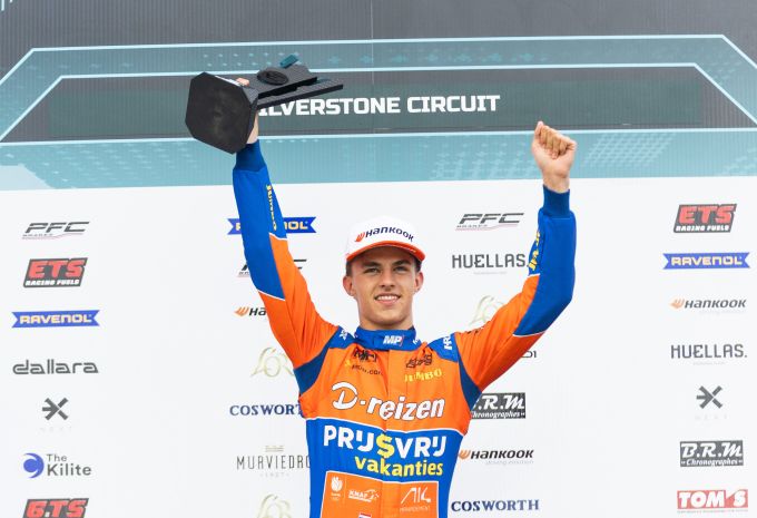 René Lammers pakt podium en rookie-zege bij vuurdoop op Silverstone: “Ik voelde me snel thuis"