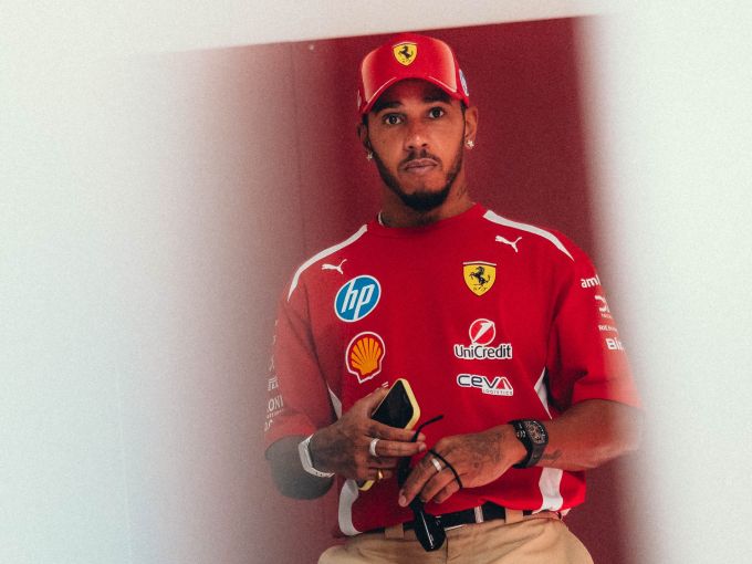 Sky Sports F1 - Martin Brundle liep een blauwtje bij Kim Kardashian, maar bij tweede poging is het raak!