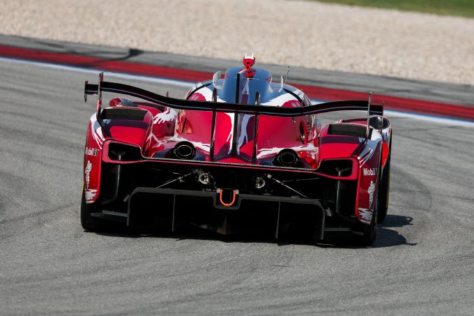 FIA WEC 6 Hours of Barcelona Toyota constructors world champion Nyck de Vries foto 15