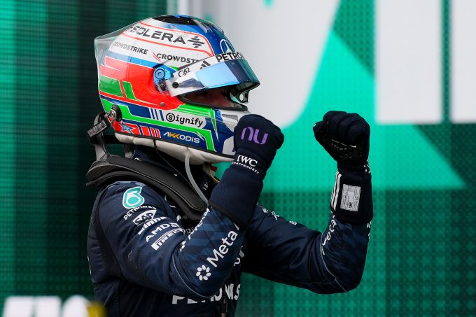 Kimi Antonelli viert zijn GP overwinning