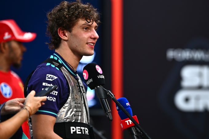 Kimi Antonelli opgelucht dat Max Verstappen te ver achterstaat: "Al met al vind ik..."