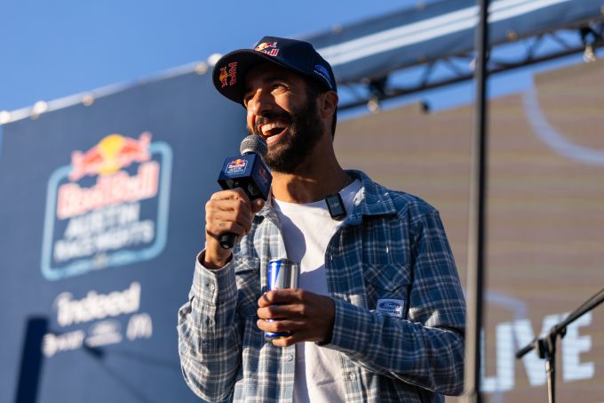 Daniel Ricciardo staat open voor 24H Le Mans en hint Max Verstappen als mogelijke teamgenoot "Geef de mensen wat ze willen!"