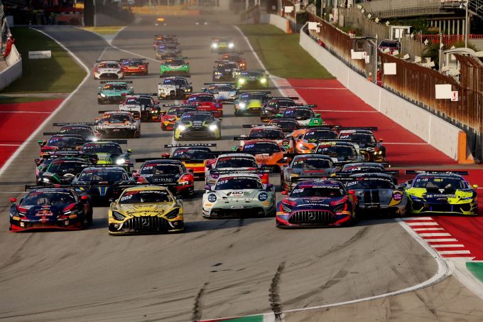 GT World Challenge Powered by AWS PORTIMAO 2026 start Barcelona